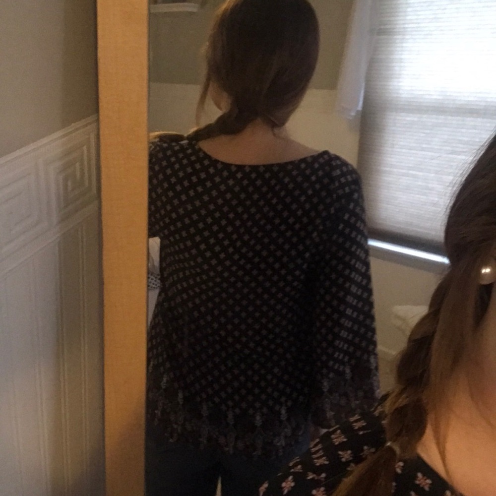 Patterned Blouse - Picture 2 of 3